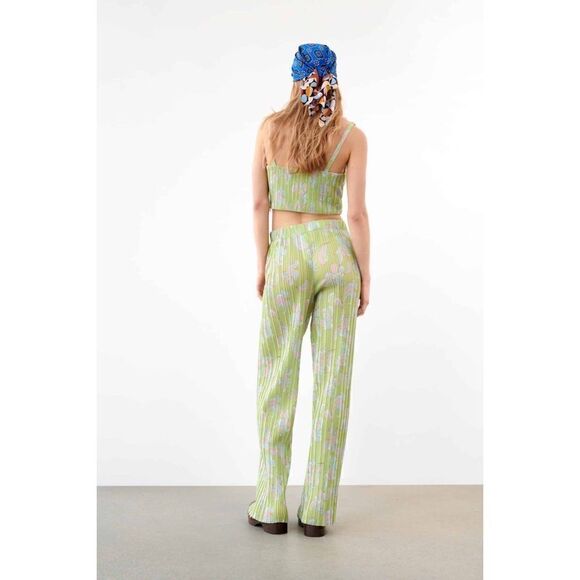 NWOT Zara Green Floral Printed Pleated Crop Top, Size Small - Picture 12 of 16